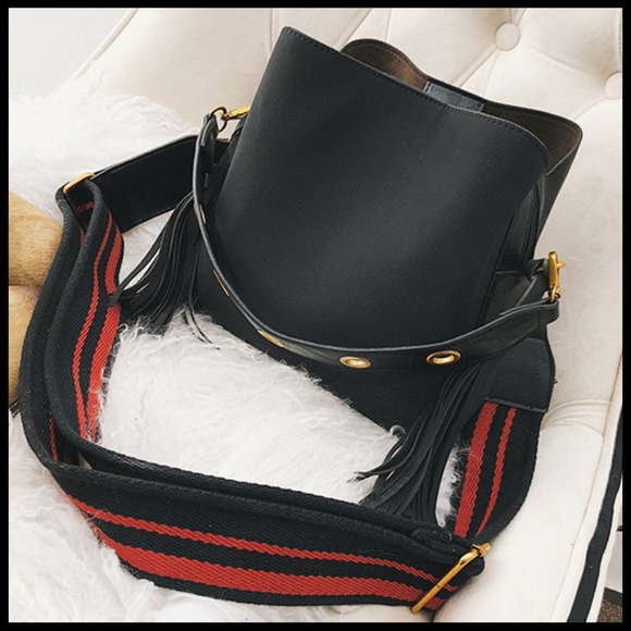 NEW LISBON Tote Crossbody - Picture 4 of 8